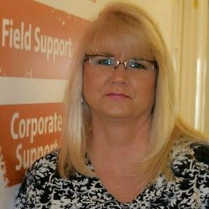 Meet your Posher, Dena